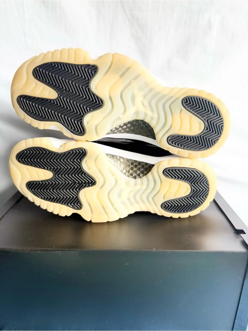 Jordan authentic 11